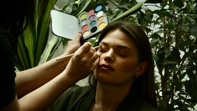 Exklusives Unterwasser Make-Up